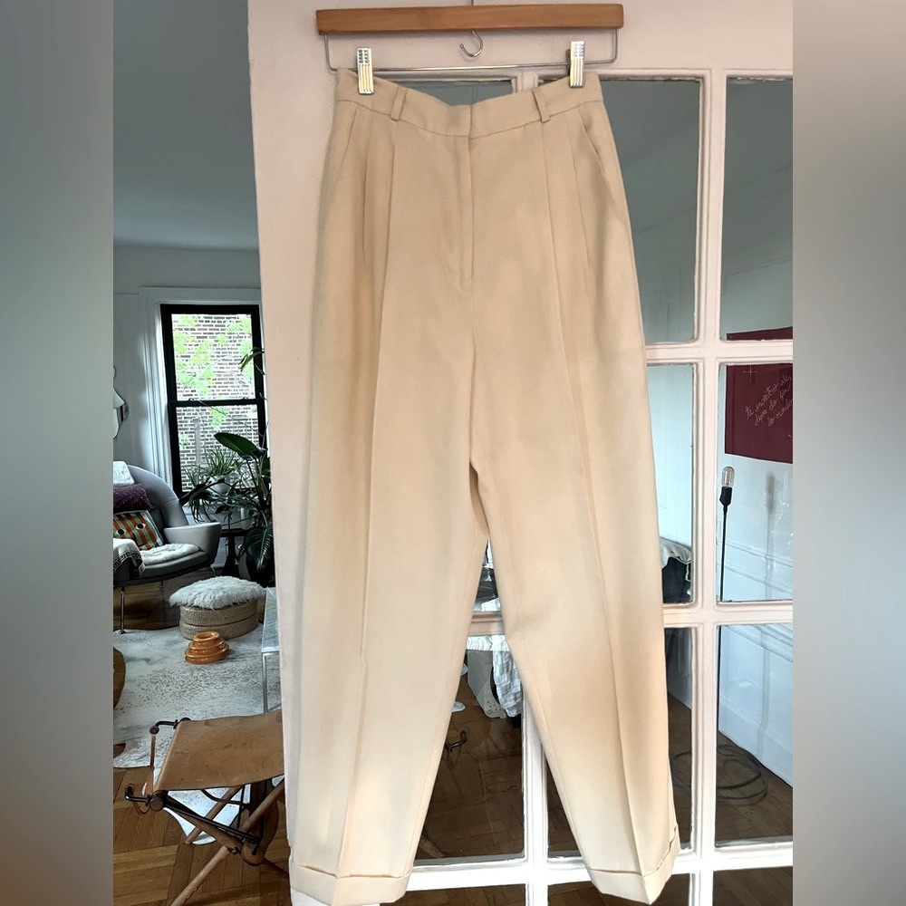 Cream-colored Pleated Trousers - Picture 2 of 3